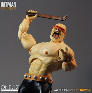 Illustration for article titled The Coolest Dark Knight Returns Batman Toy Just Got Even Cooler
